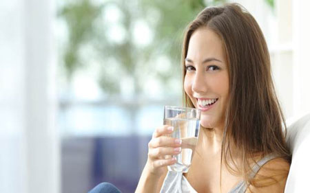 Uống nước ion kiềm giàu hydro chữa bệnh béo phì
